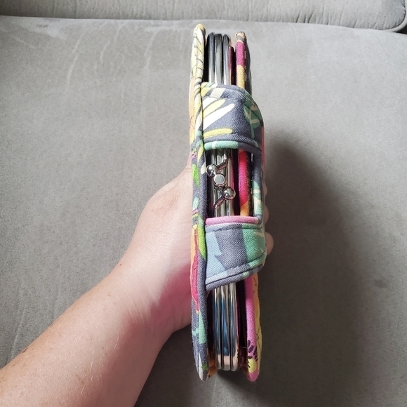 RETIRED Vera Bradley Kiss 'n Snap Wallet in Jazzy Blooms pattern - Picture 10 of 10